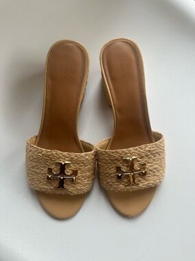 Tory Burch Natural Raffia Slide Sandals with Gold Logo